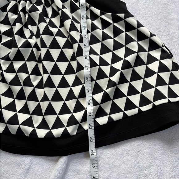 atina cristina Black and White Triangle Pattern Sleeveless Dress. Size XS - Picture 6 of 9